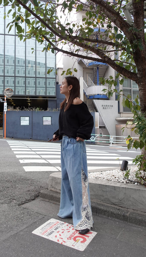 オフショルルーズニット